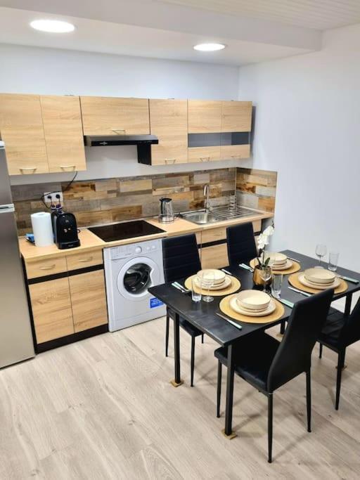 Neuf Renove Apartment *